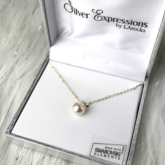 Silver Expressions LARocks Other - Silver Tone Mother Of Pearl Swarvoski Necklace NEW